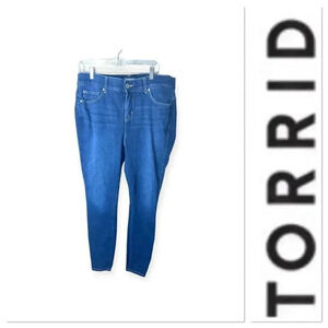 ⭐️Host Pick ⭐️Torrid feel the fit bombshell skinny denim blue Jeans size 16R